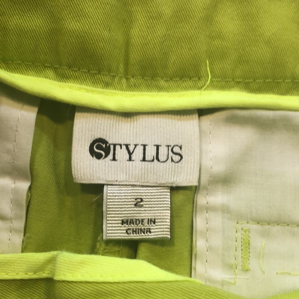 Green shorts - Picture 2 of 2